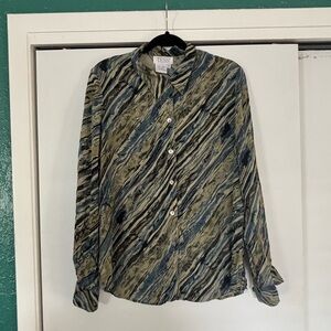 Pattern print 100% silk blue green tan and ivory vintage button down shirt